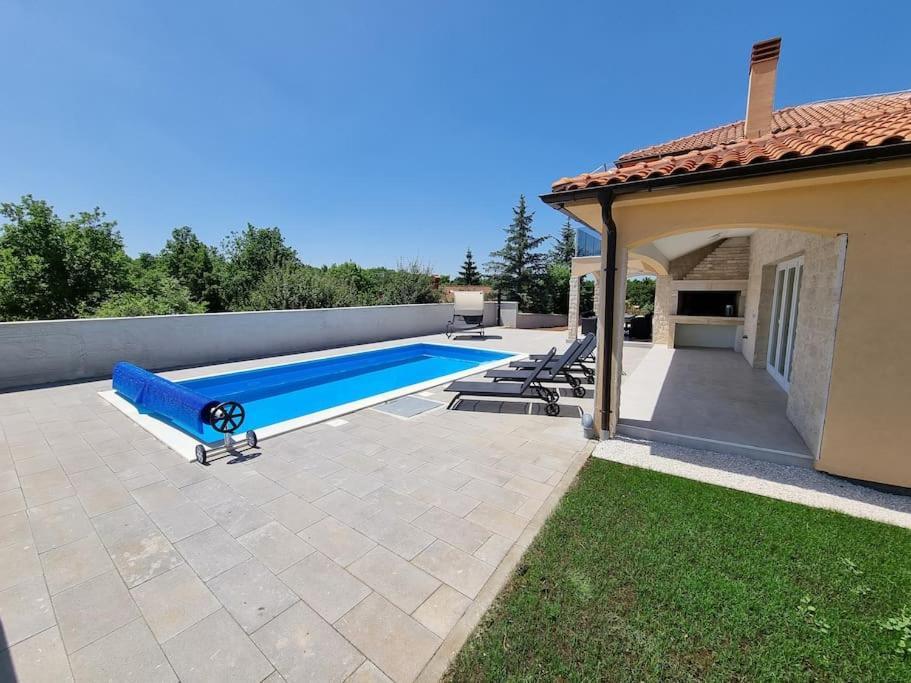 Villa Oasis - Pool Villa In Heart Of Istria Basici Eksteriør billede